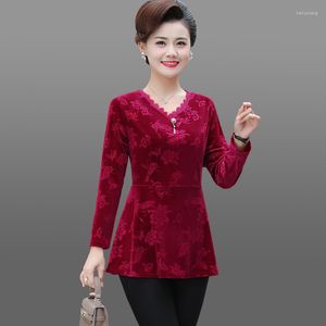 Women's T Shirts Autumn Women O-neck Shirt Velvet T-Shirts Female Long Sleeve Tee Femme Tops Pocket Floral Embroidery Pullover 5XL