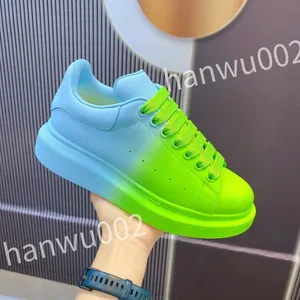 2023 Nya Hot Womens High Tops Shoes Luxurys Designer Sneakers Casual Comfort Pretty Designers Trainers For Daily Life Basketball Trainers