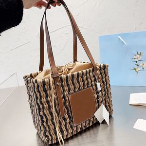Damskie designerskie słomiane torby na ramię Minimalistyczne, swobodne torby na ramię Lekkie torebki weekendowe w dwóch rozmiarach