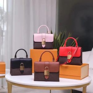 M44322 Locky Bb Crossbody Bags Lüks Kadınlar Erkek Tasarımcı Cüzdanları Çanta Klasik Manyetik Astarda Debriyaj Orijinal Deri Omuz Tote Çanta