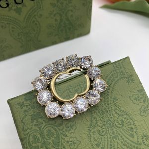 Винтажный бронзовый хрустальный бриллиантовый брошь G Pin Brooch 18k золота с инкрустацией хрустального казая украшения ювелирные изделия жемчужина жениться на свадебной вечеринке