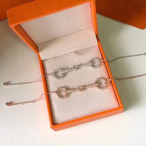 女性デザイナーカップルのブレスレットゴールドメッキ18kt0p最高のカウンターアドバンスマテリアルブランドデザイナーヨーロッパサイズファッション019