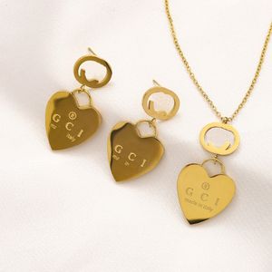 2023 Schmuck Set 18k Gold Neckalce Ohrring Set Damen Love Choker Anhänger Halskette Frühling Neue Hengste Ohrringe Hochsee Hochzeitsfeier Schmuck Set Großhandel Großhandel