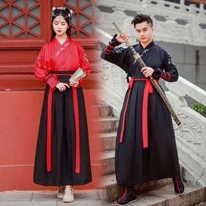 Scena noszenia 4xl Fancy ubrań w dużych rozmiarach dla mężczyzn i ubieranie kobiet pary Halloween Customes Chińskie garnitur tradycyjny hanfu