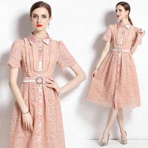 Boutique Women spetsklänning kort ärm klänning 2023 sommar ihålig spetsklänning avancerad ädla damklänningar ol runway klänningar