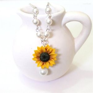 Kedjor solros halsband smycken gåvor gul brudtärna blomma och pärlor brudblommor