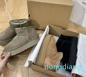 Designer klasyczny Ultra Mini Boots Platforma Snow But Platforma Kobiety Mężczyźni Futra Sheepskina Tazz Chestnut Sand Bugard Beige Winter Kids But