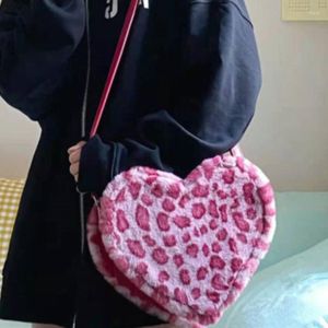 Duffel Bags Harajuku Kawaii Furry Pink Mini Bag Женщины японские пастельные гот y2k эстетический пакет emo alt roean fashion vintage small