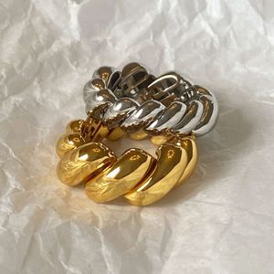Nieplezowane złoto ze stali nierdzewnej Chunky Croissant skręcone pierścionki Kobiety