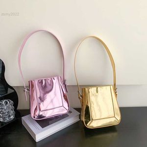 Тотары модные патентные кожаные сумки для женщин 2023 Новая летняя сумка подмышки роскошные кошельки и сумочки.