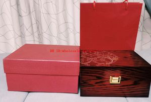 Bästa lyxklockor Royal Oak Watches Original Box Papers Card Movement Box Red Handbag 210mm x 170mm x 100mm 1,1 kg för 15202 15500 15710 Armbandsur