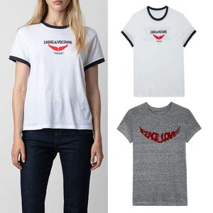 Футболка Zadig Voltaire 24SS Женская дизайнерская хлопчатобумажная футболка Новые футболки Zadigs с верхом спереди красного цвета с маленьким крылом и буквенным принтом контрастного цвета Женские пляжные футболки с короткими рукавами