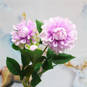 Fiori decorativi 5 Pz / lotto Artificiale 3 Teste Dahlia Bouquet Fiore di seta Decorazione di nozze High-end Casa Ghirlanda fai da te Muro finto