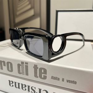 Designer-Sonnenbrille für Damen, Luxusbrille mit großem Hohlbuchstabenmuster, Lunette Homme Simply Herren-Sonnenbrille, polarisiert, UV-Schutz, PJ058 C23