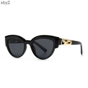 Sunglasses Angled cat's Eye Sunglasses modern Sunglasses legs in the shape of leaping Cheetah