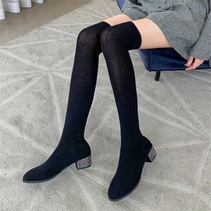 Chaussettes et bottes tricotées élastiques rouge net bottes à talons épais et bout rond bottes longues et fines pour enfants chaussettes et bottes automne et hiver 231116