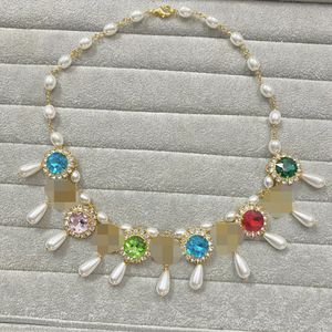 Collana di perle con strass a doppia lettera, materiale in ottone, senso di lusso, tendenze della moda europea e americana, catena di maglione, collane di cristallo, gioielli di design