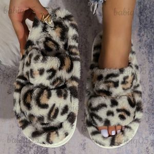 Slipare Leopard Fluffy Slippers Women Winter Home Warm Päls tofflor för kvinnor Flat Platform Slides Soft Comfort Indoor House Shoes T231125