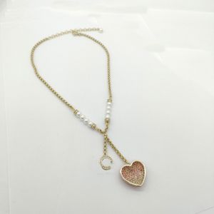 2023 Collana con pendente di fascino di qualità di lusso con diamante e design a forma di cuore orecchino a goccia perline di conchiglia naturale con timbro a scatola PS7897A