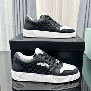 Autunno nuovo tacco piatto scarpe eleganti da donna designer di lusso classico nero bianco marchio doppia lettera segno scarpe casual in pizzo gomma antiscivolo scarpe da ginnastica in pelle di vacchetta da donna