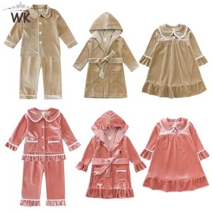 Familjsmatchande kläder 2023 Style Christmas Kids Baby Boys Girls Button Velvet Pajamas Festival PJS Children Hooded Cardigans Coats 231124