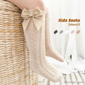 Barn strumpor nya sommar barn flickor mesh sock bågar andas mjuka barn bomullsstrumpor knä hög spansk spädbarn baby långa strumpor 0-6y