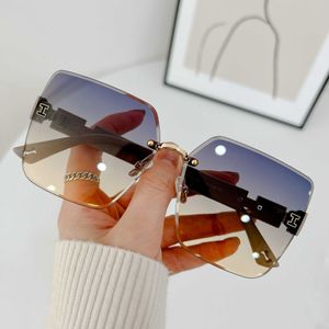 Luxury Designer Hermsess's Sunglasses for sale New fashionable square H glasses rimless sunglasses women Versatile INS style With Gift Box 5JZ9