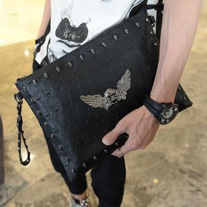 Bolsas de compras Bolsa de cluth de diseñador para hombres bolsos de lujo Manos de lujo de los hombres Sobre Día S Man billetera Sacoche negro Homme 230417