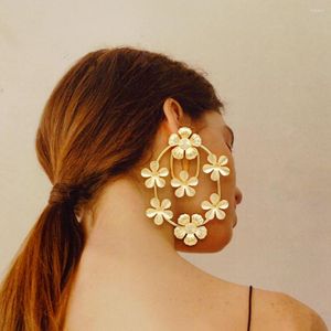 Висячие серьги, модные золотистые массивные ювелирные изделия для женщин, винтажные металлические висячие серьги с цветком и геометрическим принтом