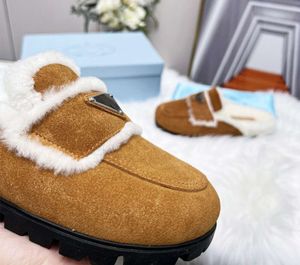 Designer Woman Slippers Fashion Luxury Warm Memory Foam Suede Plush Shearling Lined Slip on Indoor Outdoor Clog House Women High quality shoes