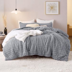 Bedsure Fluffy Comforter Double Bed -Super Soft Faux Fur Comforter、Gray Comforter set、冬の暖かいぬいぐるみ、デラックスぬいぐるみセット（ふわふわの掛け布団 + 2枕カバー）