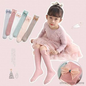 Çocuklar prenses kız bebek kızlar dikey şeritler keskin yüksek uzun çorap kontrast yay dantel bebek çocuk çocuk buzağı sıcak bahar sonbahar çorap