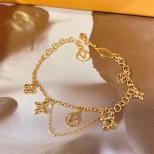 Роскошные женские браслеты Gold Women Women с логотипом Официальный размер дизайн золотой перламу-лепестки браслеты никогда не исчезают дизайнерские браслеты DHL бесплатно