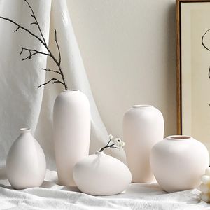 Vases Modern Simple Style White Ceramic Vase Living Room Decoration Home Pottery and Porcelain for Flowers Desktop Figurine 231124