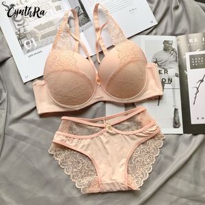 Бюстгальтеры Bras Set BraTlie Bra Bra для женщин сексуальная секция в воздухопроницаемой секции Большой плюс размером с кружевным толчком Bralette Bra и Panty Set 230426