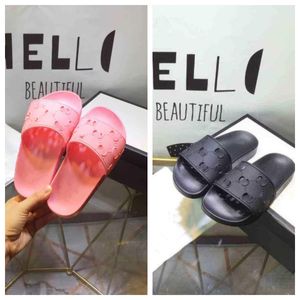 2023 New Band Girl Sandals Summer Boys Sandles Selppers Sapatos de borracha Sapatos de borracha Pink Blackless Designer respirável Sapatos infantis Sapatos esportivos ao ar livre casual Casual 26-35