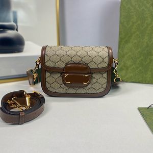 Modedesigner Bag 658574 Mens and Womens Classic Letter One Shoulder Bag Portable Bag Fashion Mini Crossbody Bag Temperament Purse