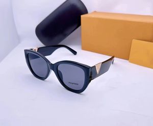 6054 Kadınlar İçin Güneş Gözlüğü Popüler Moda Goggle Tasarımcısı UV Koruma Kedi Göz Çerçevesi V Güneş Gözlüğü Üstün Ücretsiz Paketle Gelin