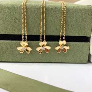 Four Leaf Clover Necklace Frivoles flower Designer Jewelry Set Pendant Necklaces Bracelet Stud Earring Gold Mother of Pearl Green Flower Necklace Link Chain Womens