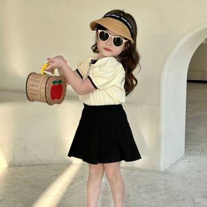 Kleidungssets 5399C Kinderkleidungsset 2023 Sommer Neue Koreanische Mädchenanzug Kurzarm T-Shirt + Rock 2-9Y Kinder Zwei P AA230426