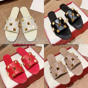 Mit Box Designer VT Sandale High Heel 2023 neue römische Designer Slipper Frau Nieten gesteppte Sandalen Nappaleder flache Niete Luxus Mann Sandale Bran Valentine NJFB