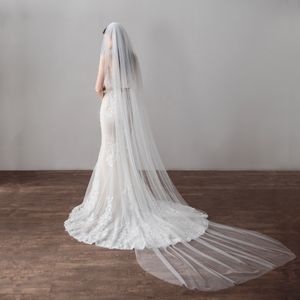 Véus de noiva longos de marfim para casamento no Oriente Médio Dubai Cocar de noiva Catedral de duas camadas de tule V004