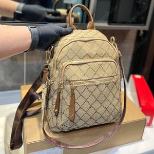 Kadınlar Sırt Çantası Lüks Tasarımcı Sırt Çantaları Moda Omuz Torbası Lüksler Crossbody Bags Çift Kullanım Çanta Okulu Paket Büyük Kapasiteli Çantalar Debriyaj Kotu Cüzdan