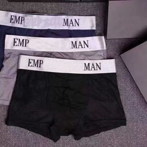 Pantaloncini maschili Boxer Traspirante Intimo da uomo in cotone Boxer da uomo Slip Mutande da uomo Pantaloni corti sexy in tinta unita di marca Boxer elasticizzati Mutandine Regalo di Natale