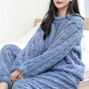 Kadınların Pijama Mercan Velvet Pijamaları Erkekler Topspants 2 adet 2023 Sonbahar Kış Lady Pijamas Femal Ev Giyim