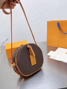 Kvinna designer axel toppkvalitet b boite chapeau soppel kvinnor handbera handb rund mini väska tote äkta läder crossbody