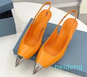 Sandaler pekade tåpumpar Runway Elegent Leather High Heels Women Formell Summer Luxury Woman Career Dress Shoes