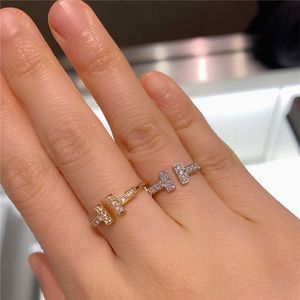 Projektant podwójny t otwarty pierścionek biżuterii pierścień biżuterii Platyna Rose Gold Diamond Free Wedding Female T Jewelry Ring