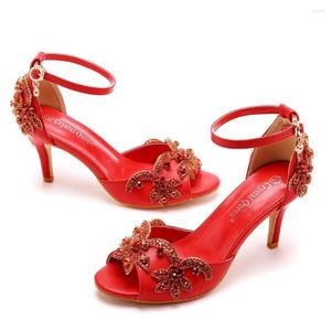 Sandalen 7cm Fischmaul Flacher Flacher Schnallenriemen Große Absätze Rot Strass Stiletto Für Die Braut Hochzeit