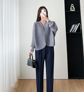 ISSEY PLETEDファッションカジュアルシンコート女性のプリーツカーディガン34